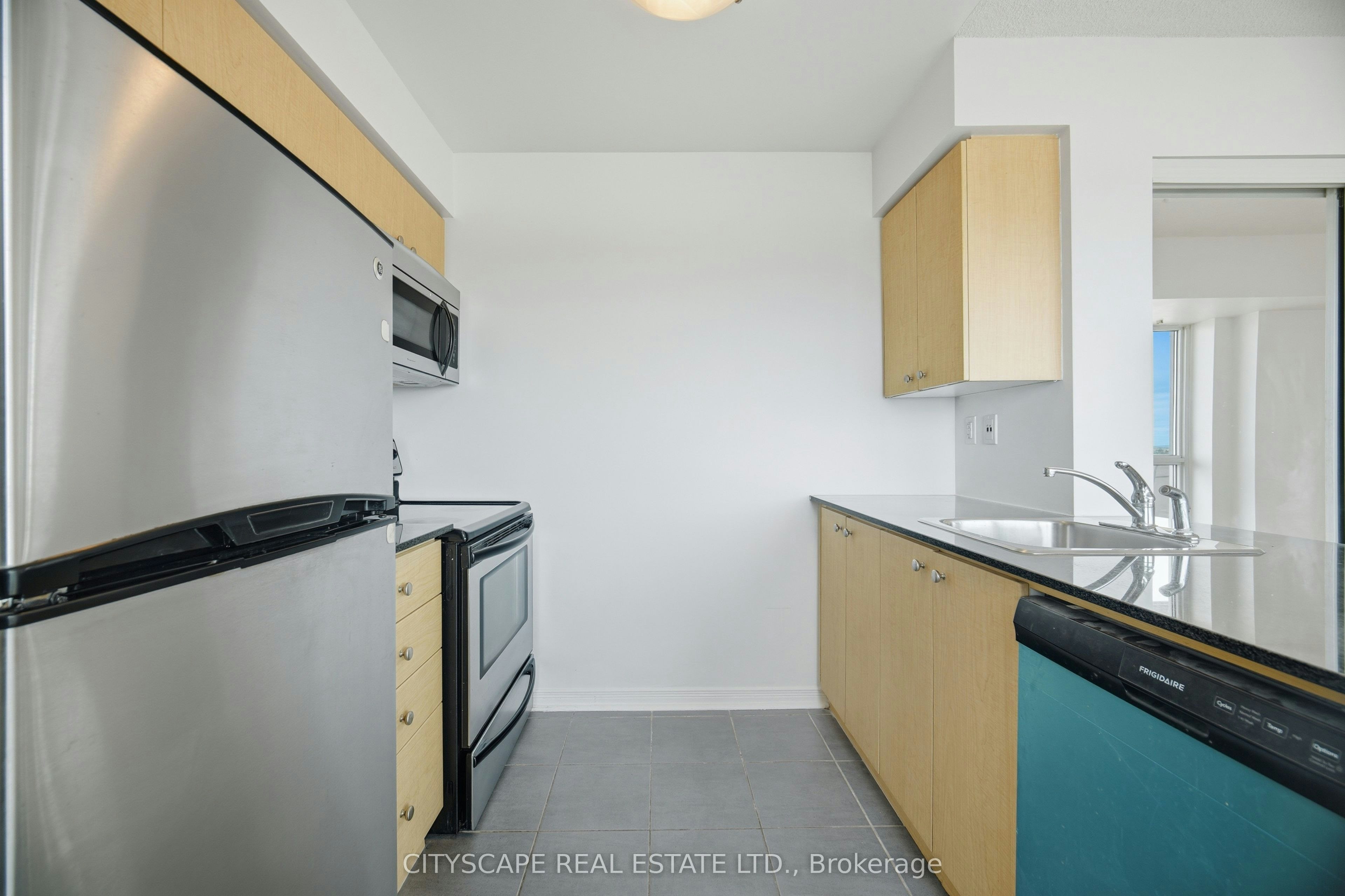 1601-215 Queen Street W, Brampton, ON, L6W 0A9 - 12