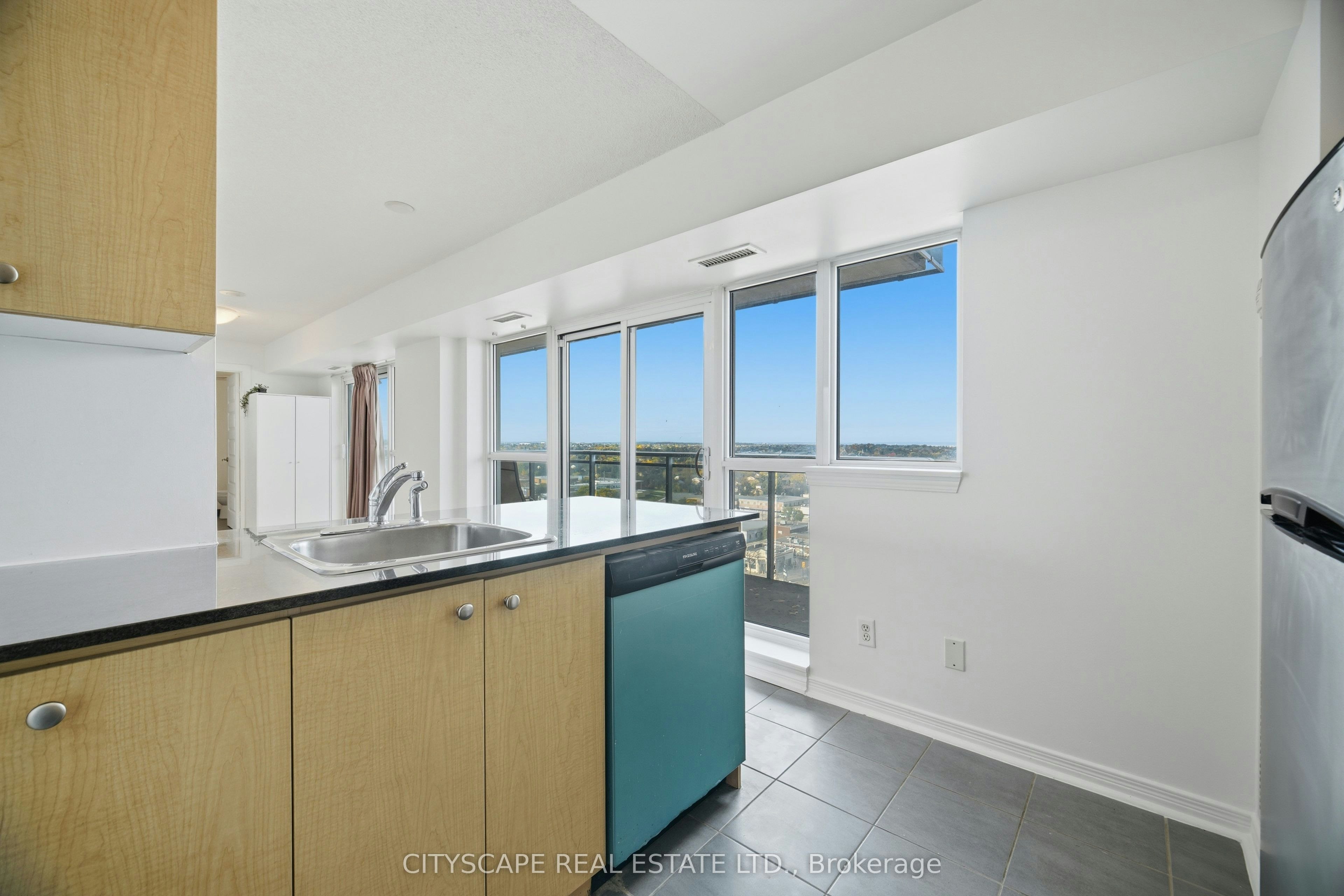 1601-215 Queen Street W, Brampton, ON, L6W 0A9 - 14