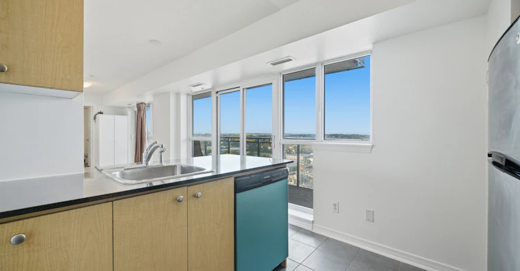 1601-215 Queen Street W, Brampton, ON, L6W 0A9 - 14