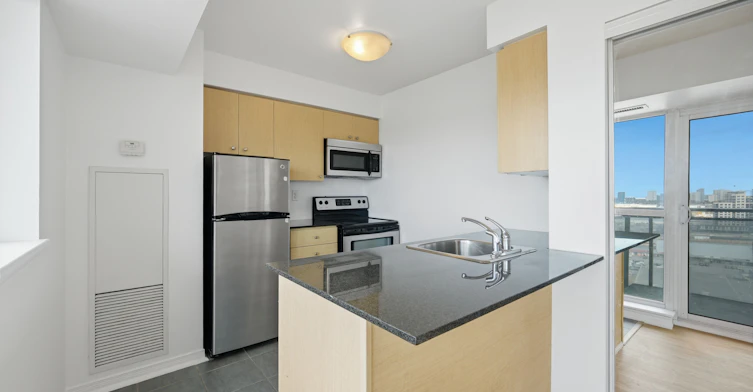 1601-215 Queen Street W, Brampton, ON, L6W 0A9 - 11