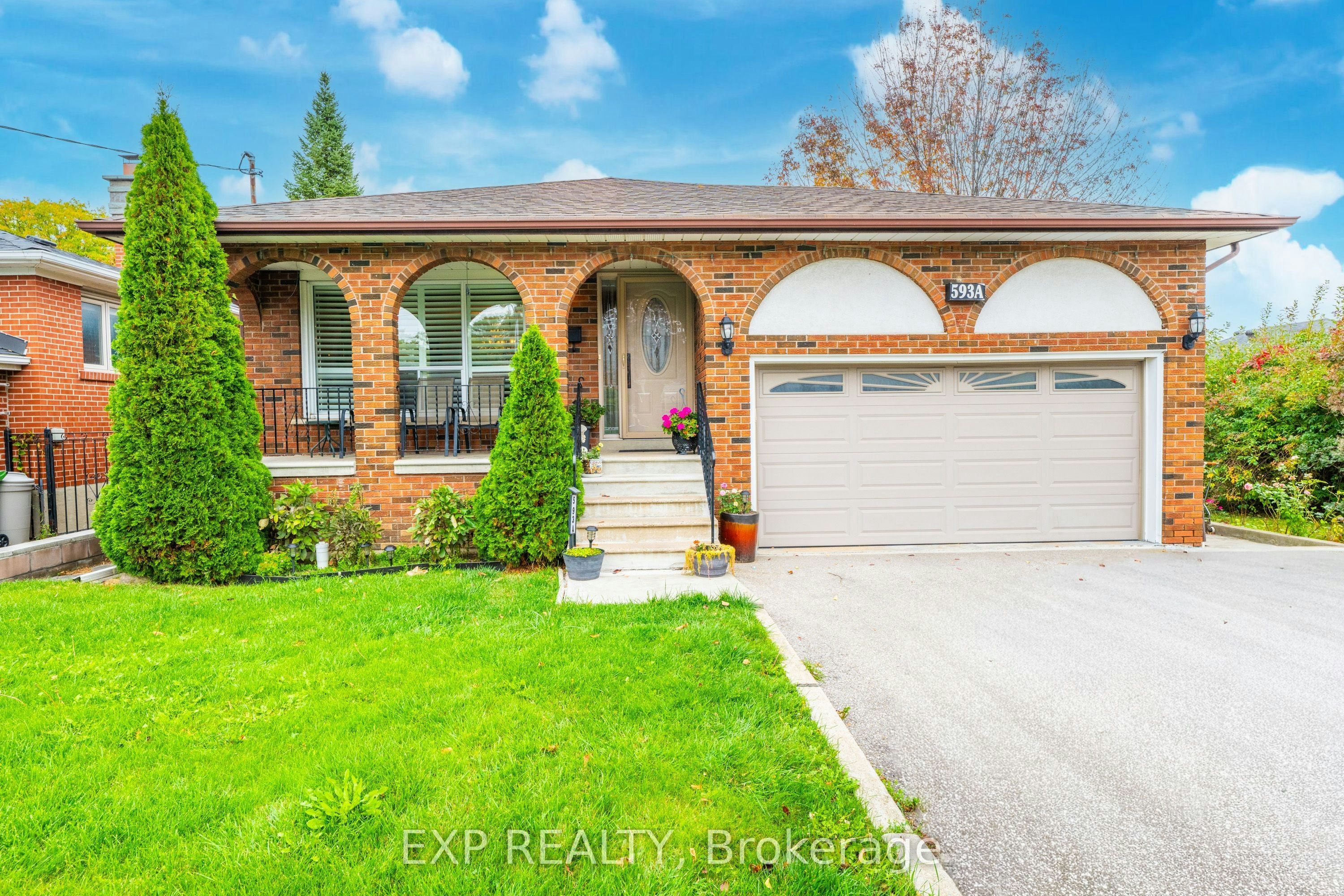 593A Scarlett Road N, Toronto, ON, M9P 2S6
