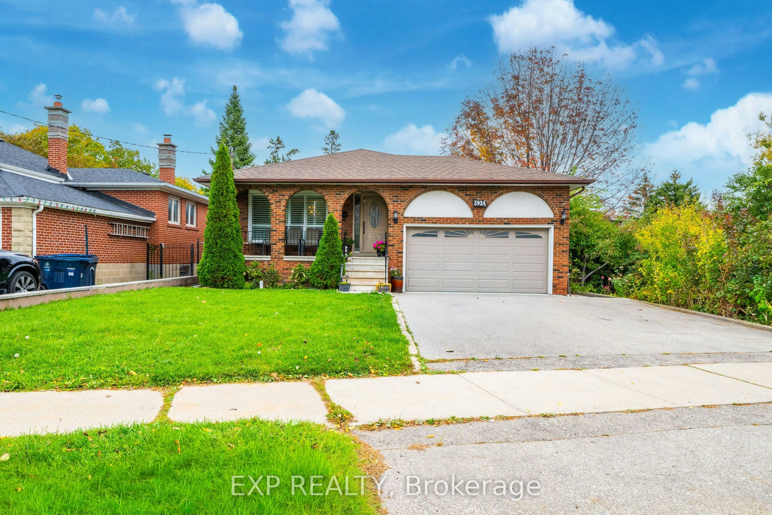 593A Scarlett Road N, Toronto, ON, M9P 2S6