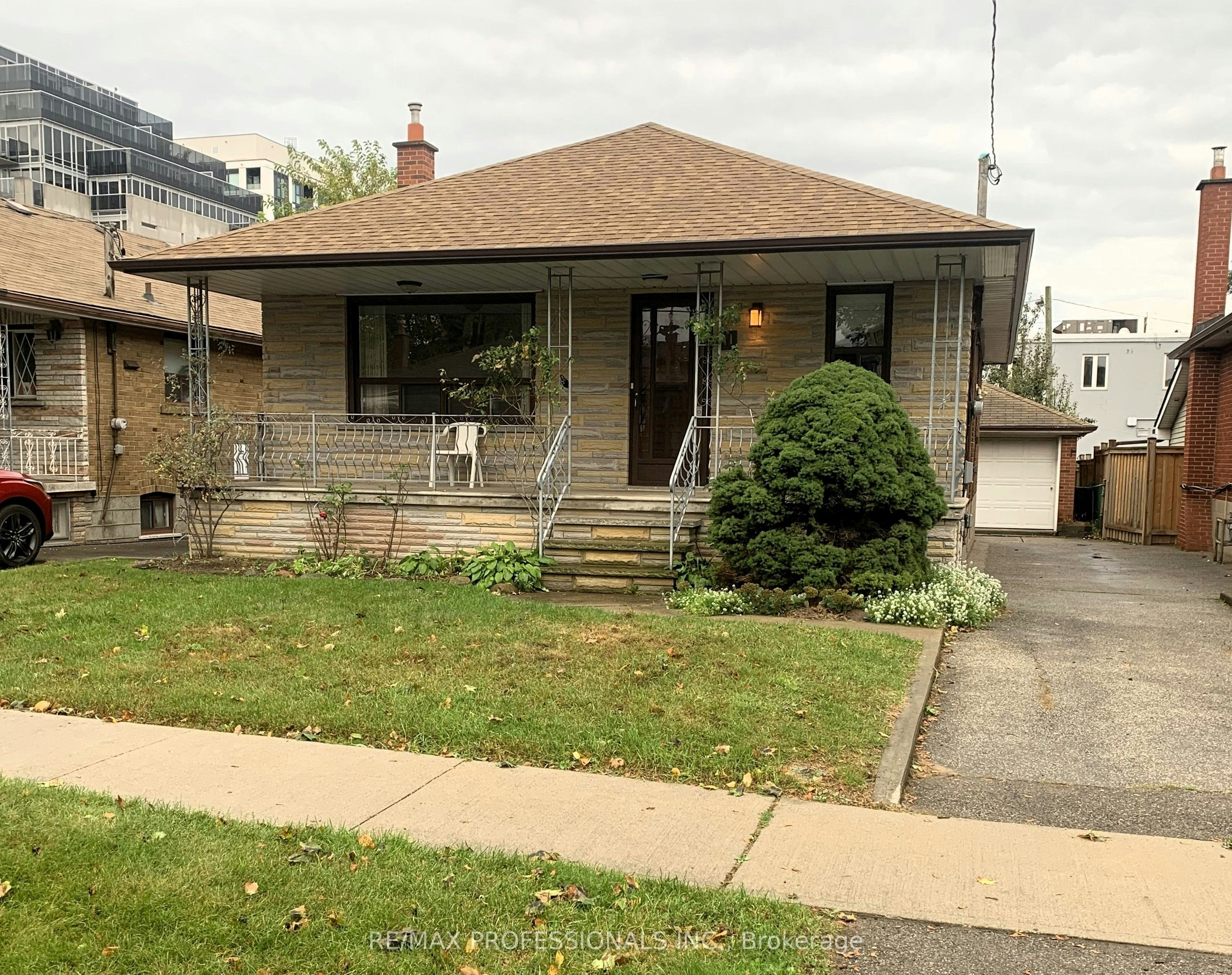 41 Stanmills Road, Toronto, ON, M8Z 1Y1