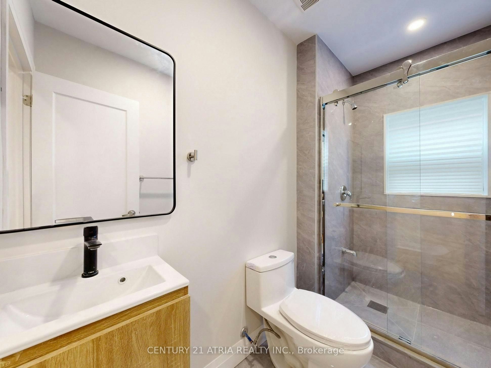 Upper-92 Lappin Avenue, Toronto, ON, M6H 1Y4 - 29