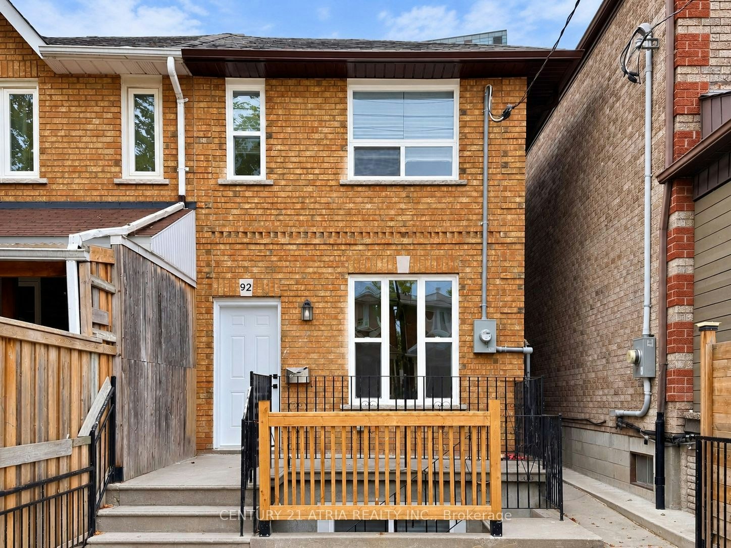 Upper-92 Lappin Avenue, Toronto, ON, M6H 1Y4 - 2