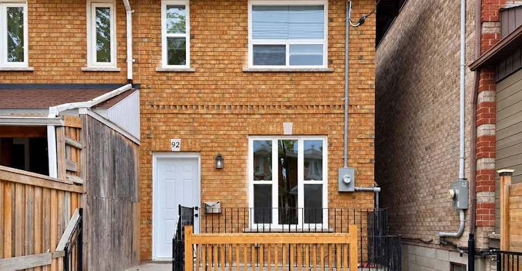 Upper-92 Lappin Avenue, Toronto, ON, M6H 1Y4 - 2