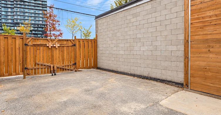 Upper-92 Lappin Avenue, Toronto, ON, M6H 1Y4 - 5