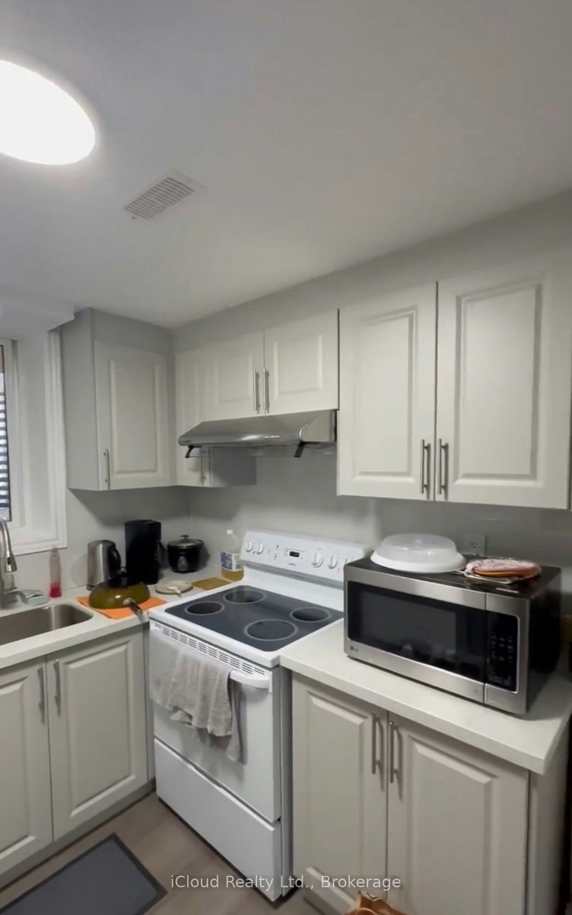 5473 Red Brush Drive, Mississauga, ON, L4Z 4A7 - 2