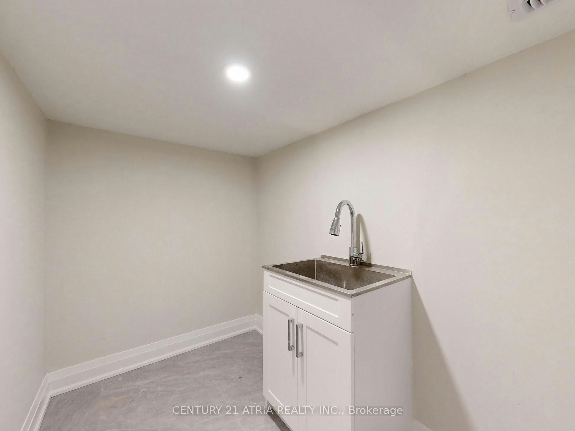 Lower-92 Lappin Avenue, Toronto, ON, M6H 1Y4 - 29