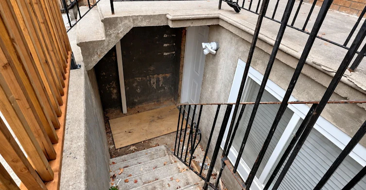 Lower-92 Lappin Avenue, Toronto, ON, M6H 1Y4 - 30