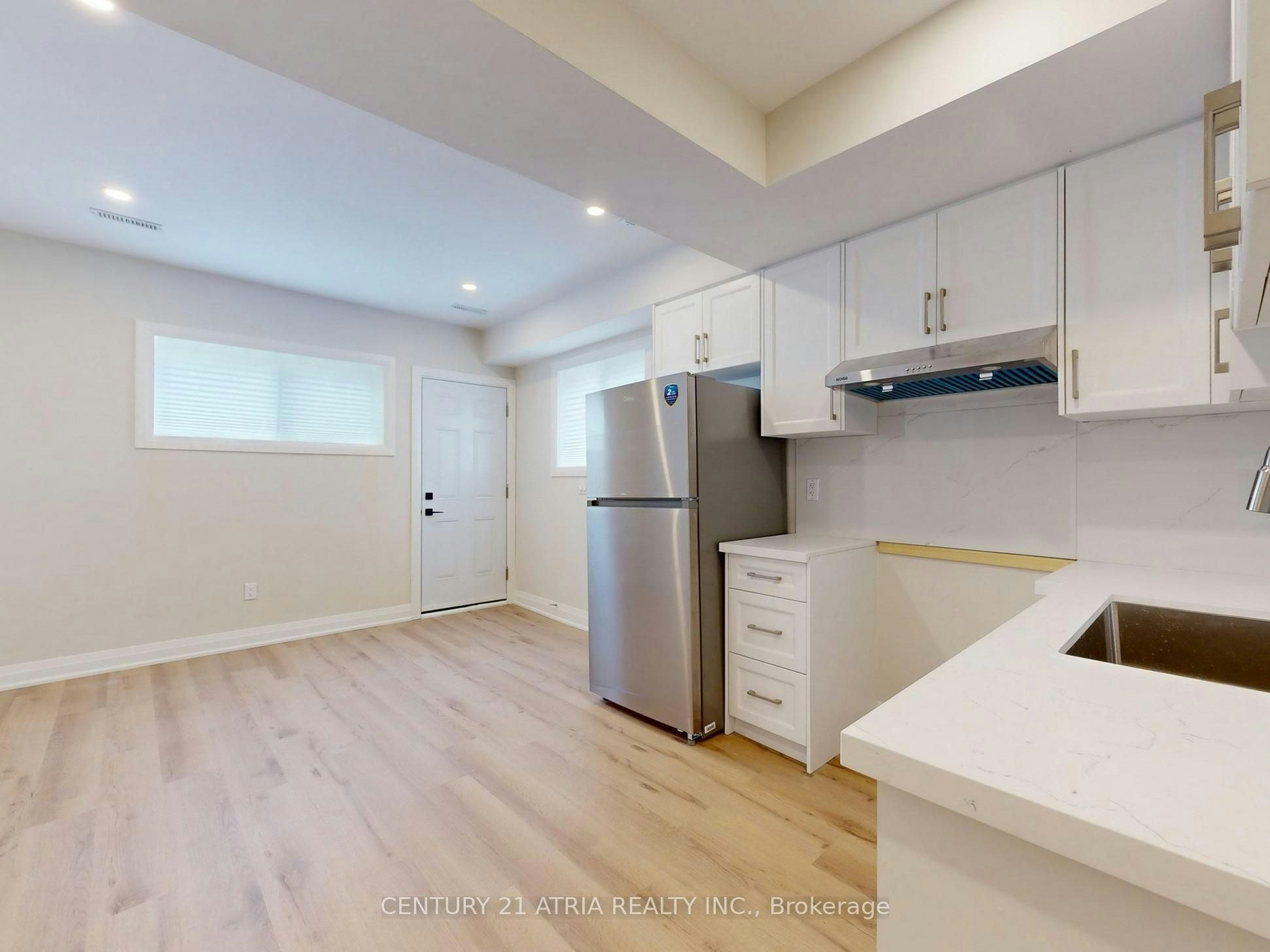 Lower-92 Lappin Avenue, Toronto, ON, M6H 1Y4 - 11