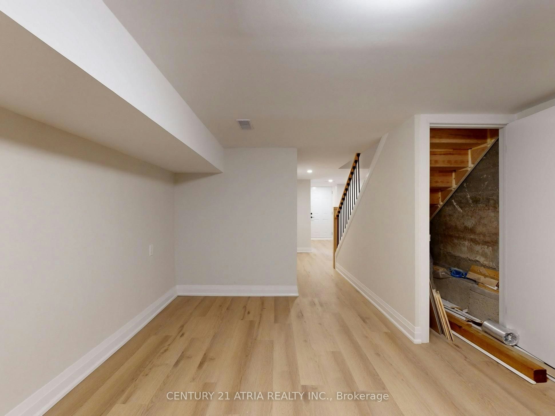 Lower-92 Lappin Avenue, Toronto, ON, M6H 1Y4 - 27