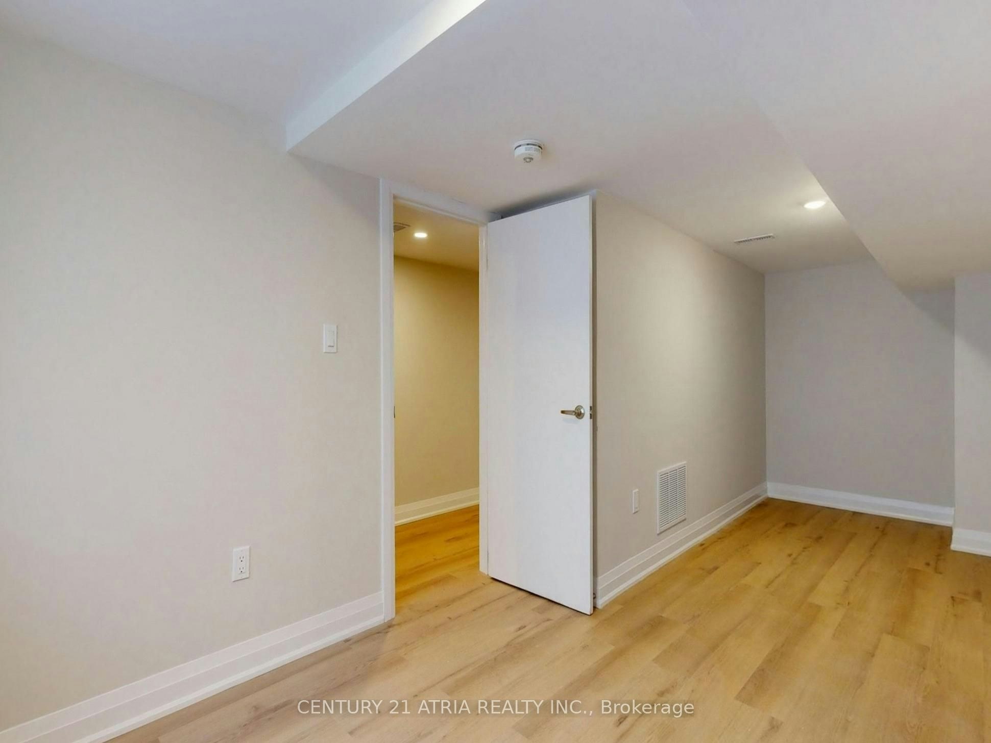 Lower-92 Lappin Avenue, Toronto, ON, M6H 1Y4 - 23