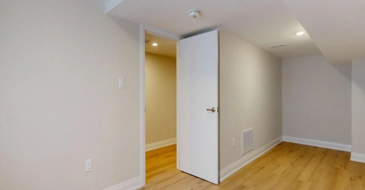 Lower-92 Lappin Avenue, Toronto, ON, M6H 1Y4 - 23