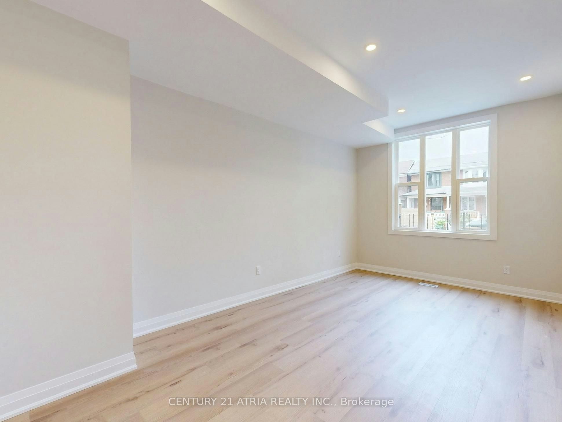 Lower-92 Lappin Avenue, Toronto, ON, M6H 1Y4 - 8