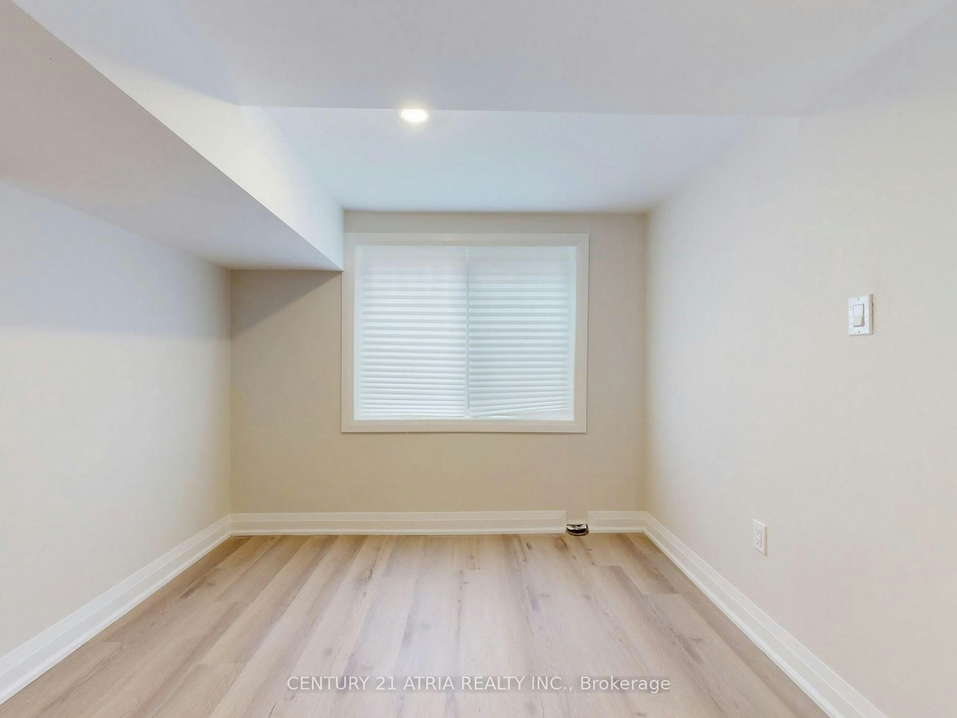 Lower-92 Lappin Avenue, Toronto, ON, M6H 1Y4 - 25