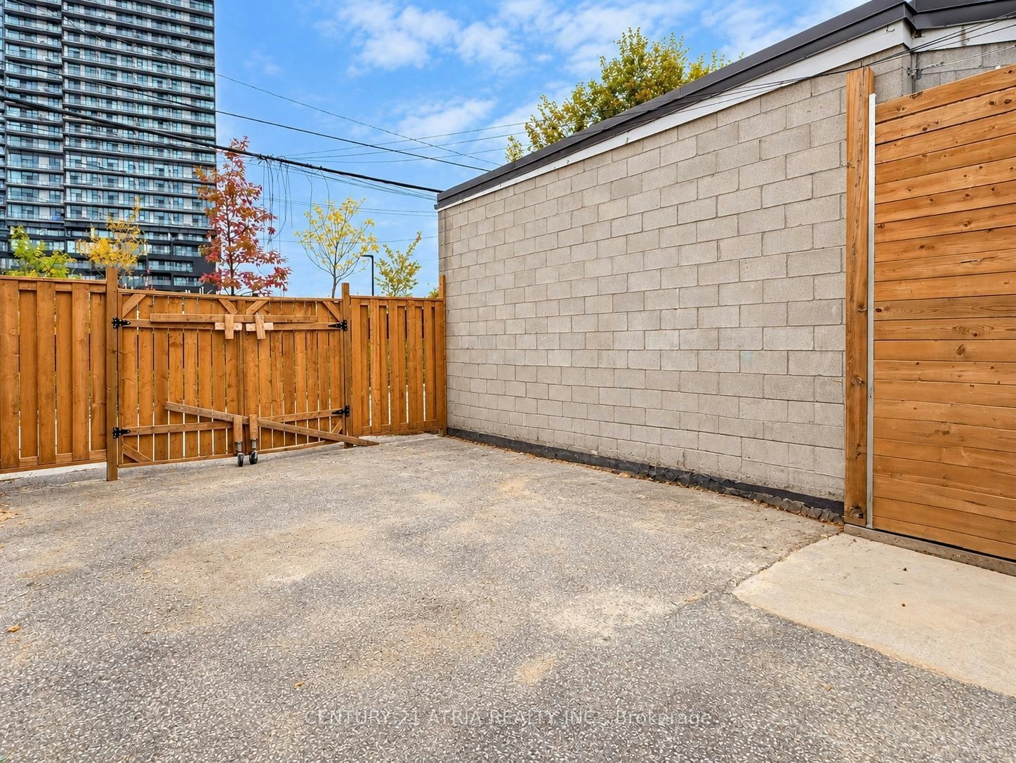 Lower-92 Lappin Avenue, Toronto, ON, M6H 1Y4 - 5