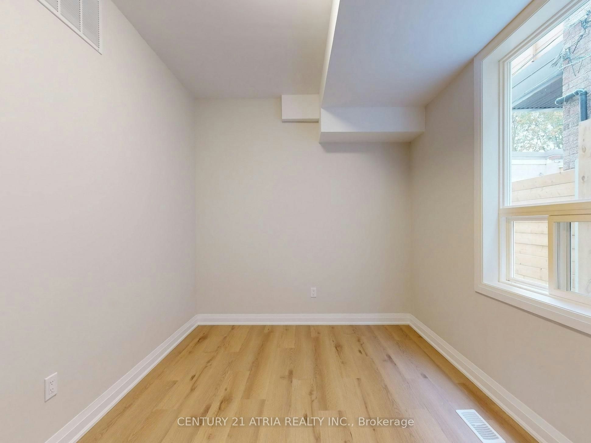Lower-92 Lappin Avenue, Toronto, ON, M6H 1Y4 - 17