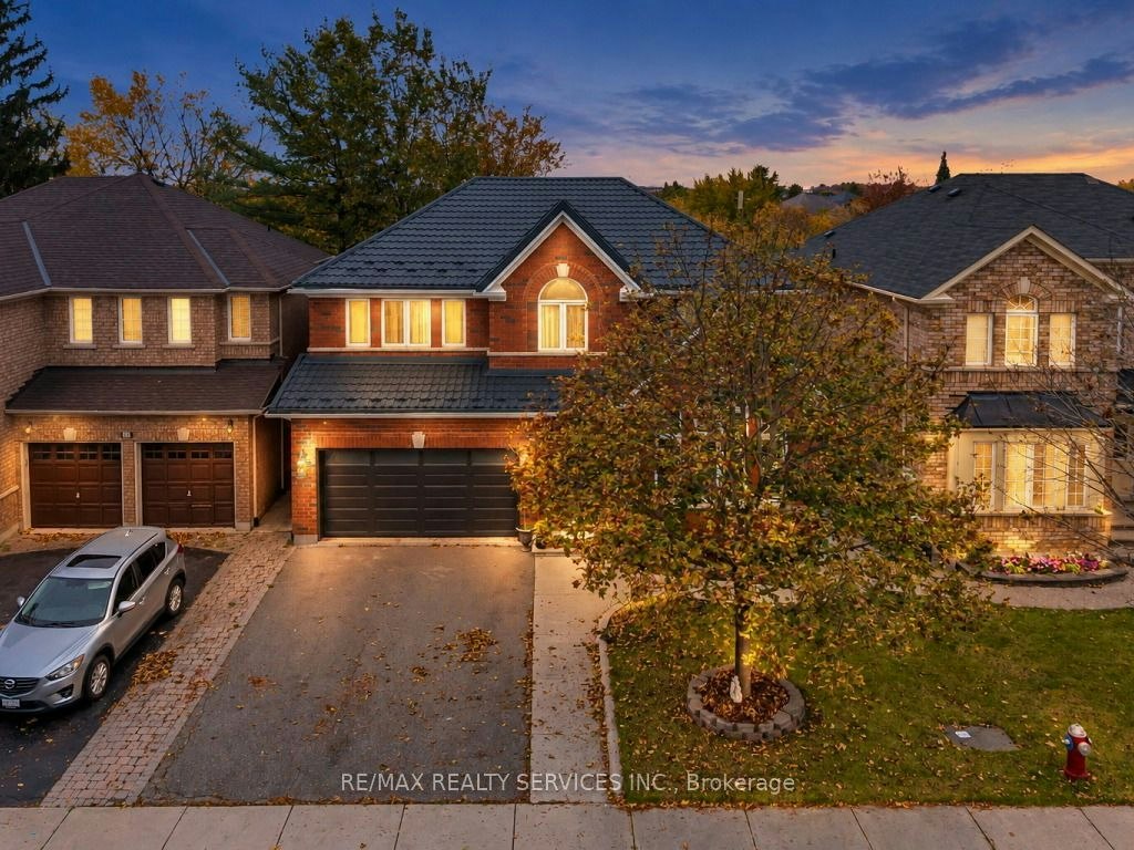 82 Dunvegan Crescent, Brampton, ON, L7A 3L4