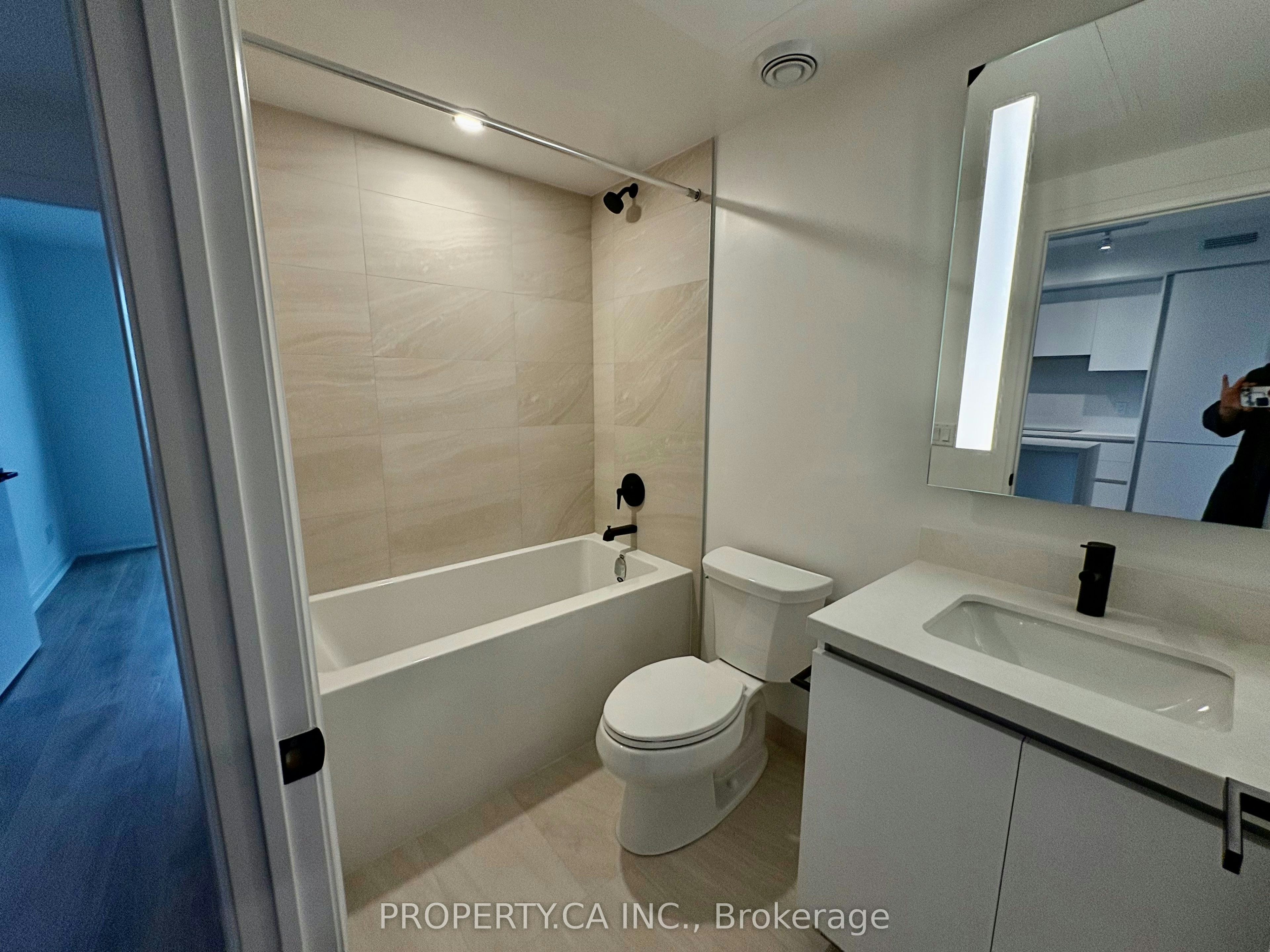 2903-4015 The Exchange Street, Mississauga, ON, L5B 0N9 - 3