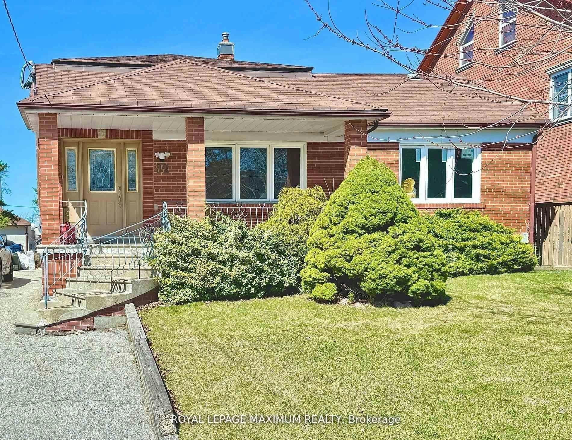 (B) Lower-82 Calvington Drive, Toronto, ON, M3M 2M1