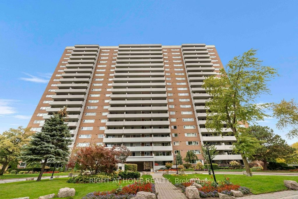 206-270 Scarlett Road, Toronto, ON, M6N 4X7