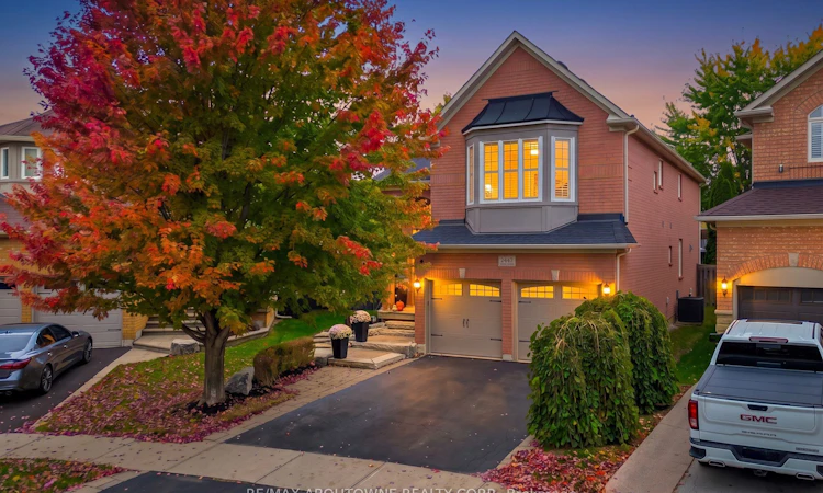 2447 Highmount Crescent