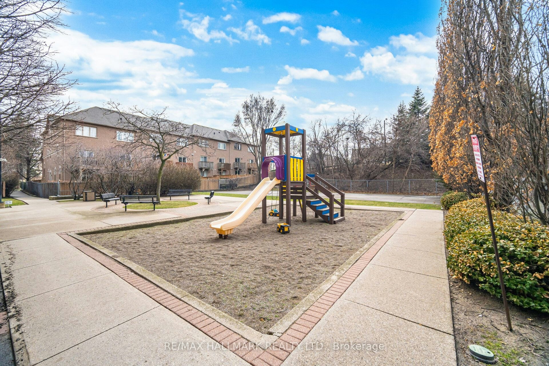 209-190 Manitoba Street, Toronto, ON, M8Y 3Y8 - 2