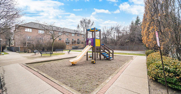 209-190 Manitoba Street, Toronto, ON, M8Y 3Y8 - 2