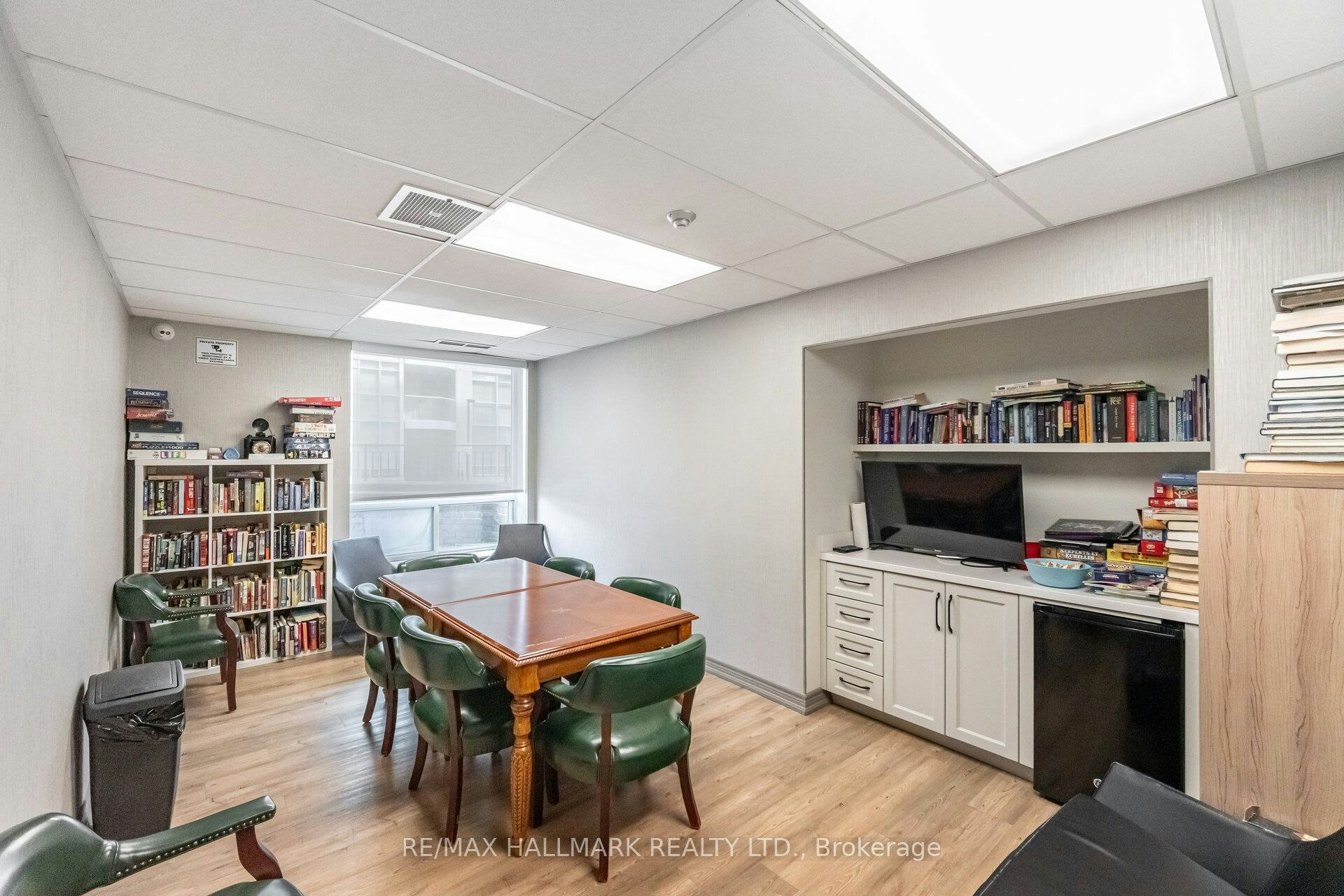 209-190 Manitoba Street, Toronto, ON, M8Y 3Y8 - 3