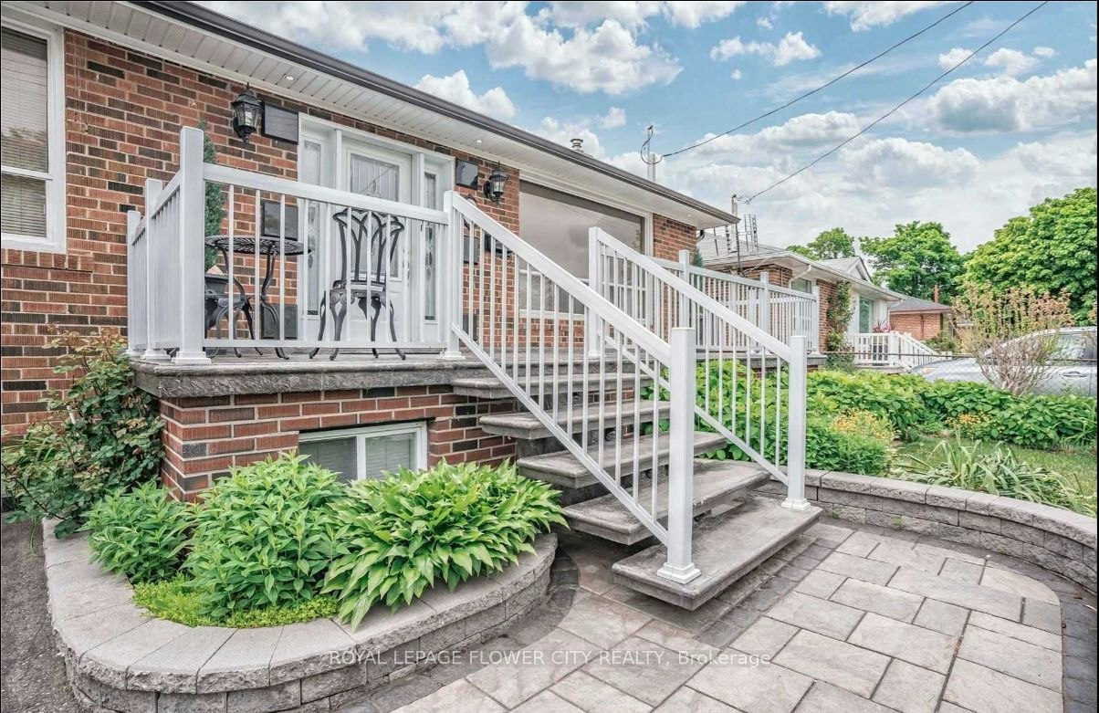 Upper Level-8 Mcculla Avenue, Brampton, ON, L6V 1L7 - 2