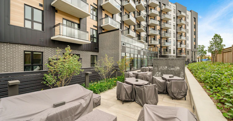 418-3008 William Cutmore Boulevard, Oakville, ON, L6H 8A4 - 3