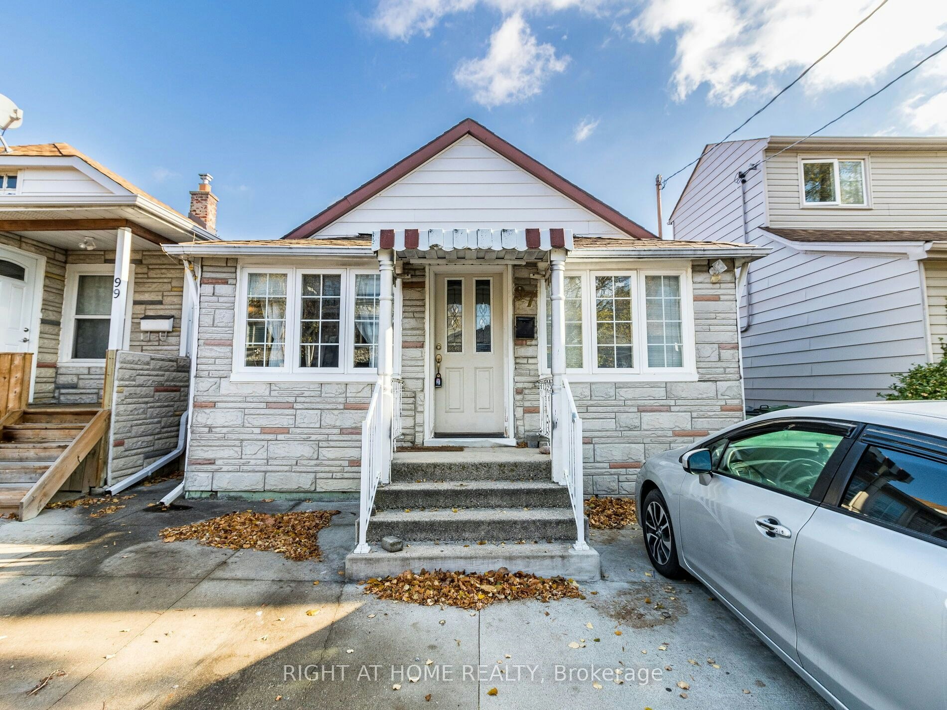 97 Twenty Ninth Street, Toronto, ON, M8W 3B1