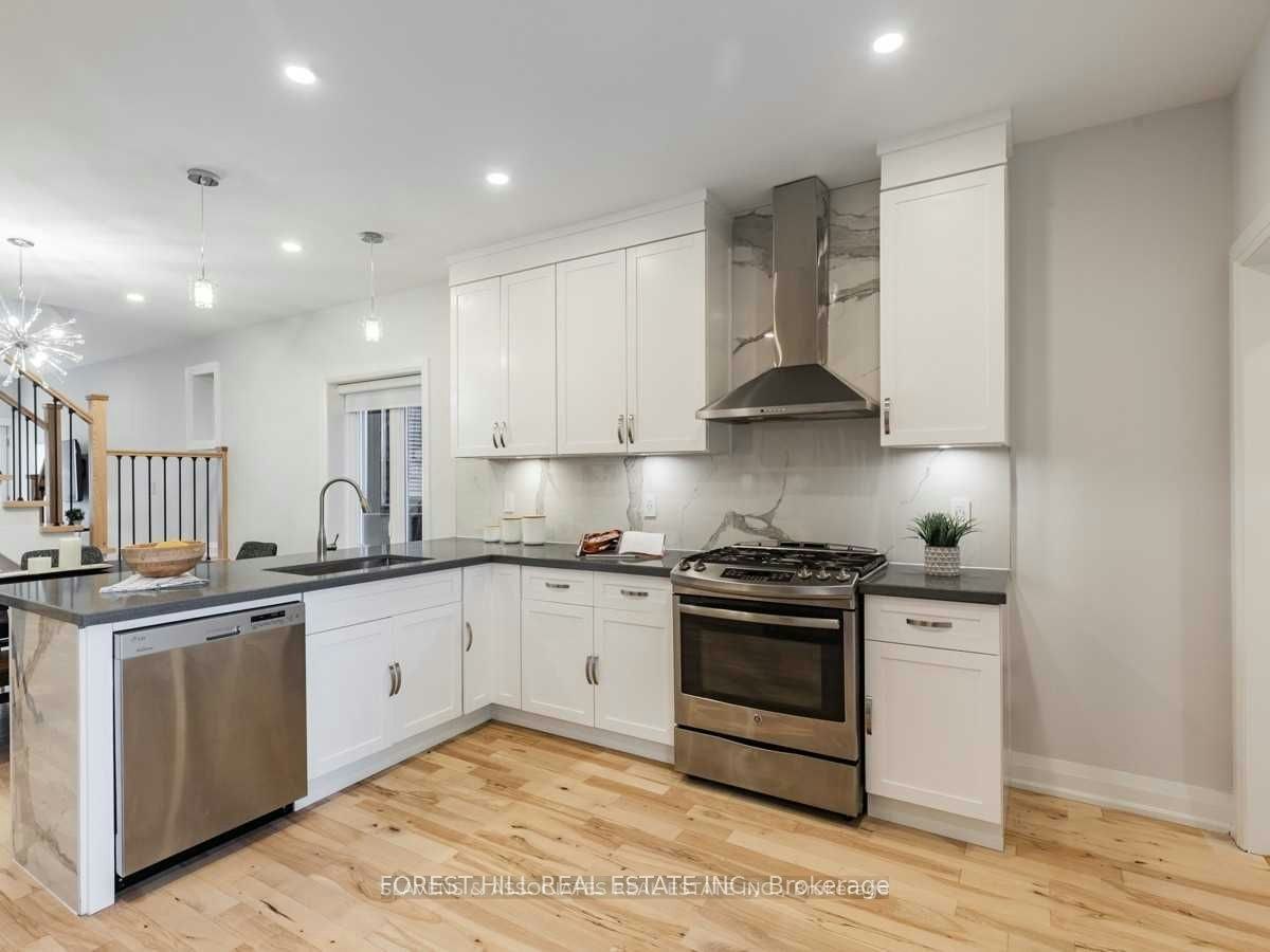 Main-116 Armstrong Avenue, Toronto, ON, M6H 1V8 - 9
