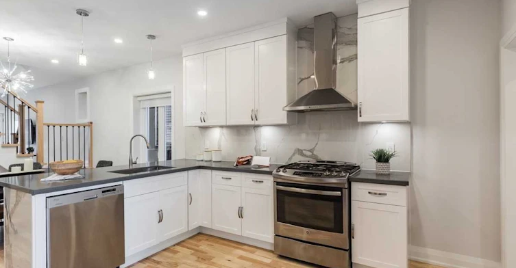 Main-116 Armstrong Avenue, Toronto, ON, M6H 1V8 - 9