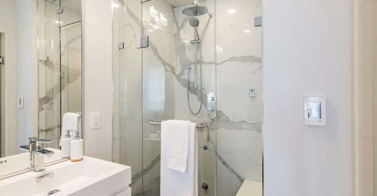 Main-116 Armstrong Avenue, Toronto, ON, M6H 1V8 - 18