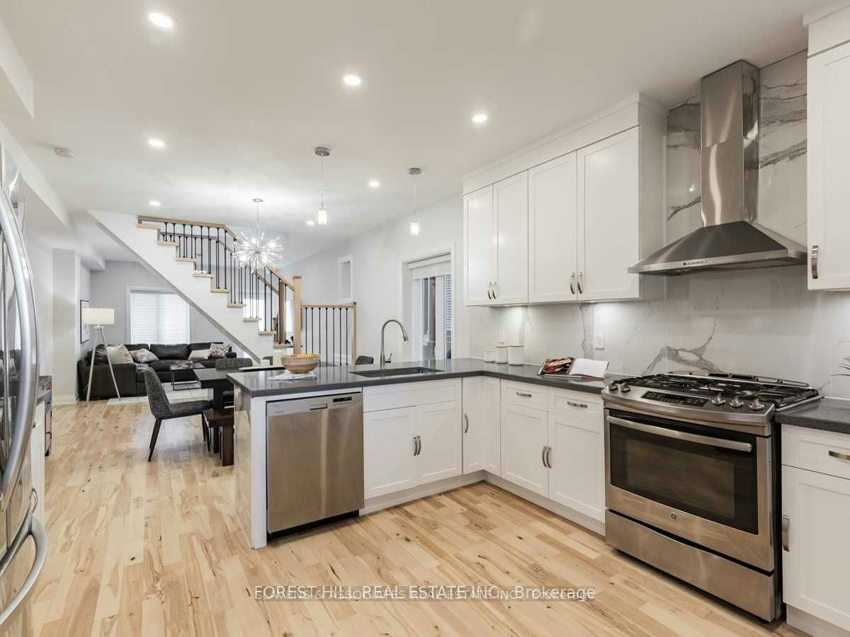 Main-116 Armstrong Avenue, Toronto, ON, M6H 1V8 - 10