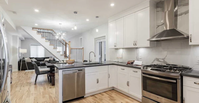 Main-116 Armstrong Avenue, Toronto, ON, M6H 1V8 - 10