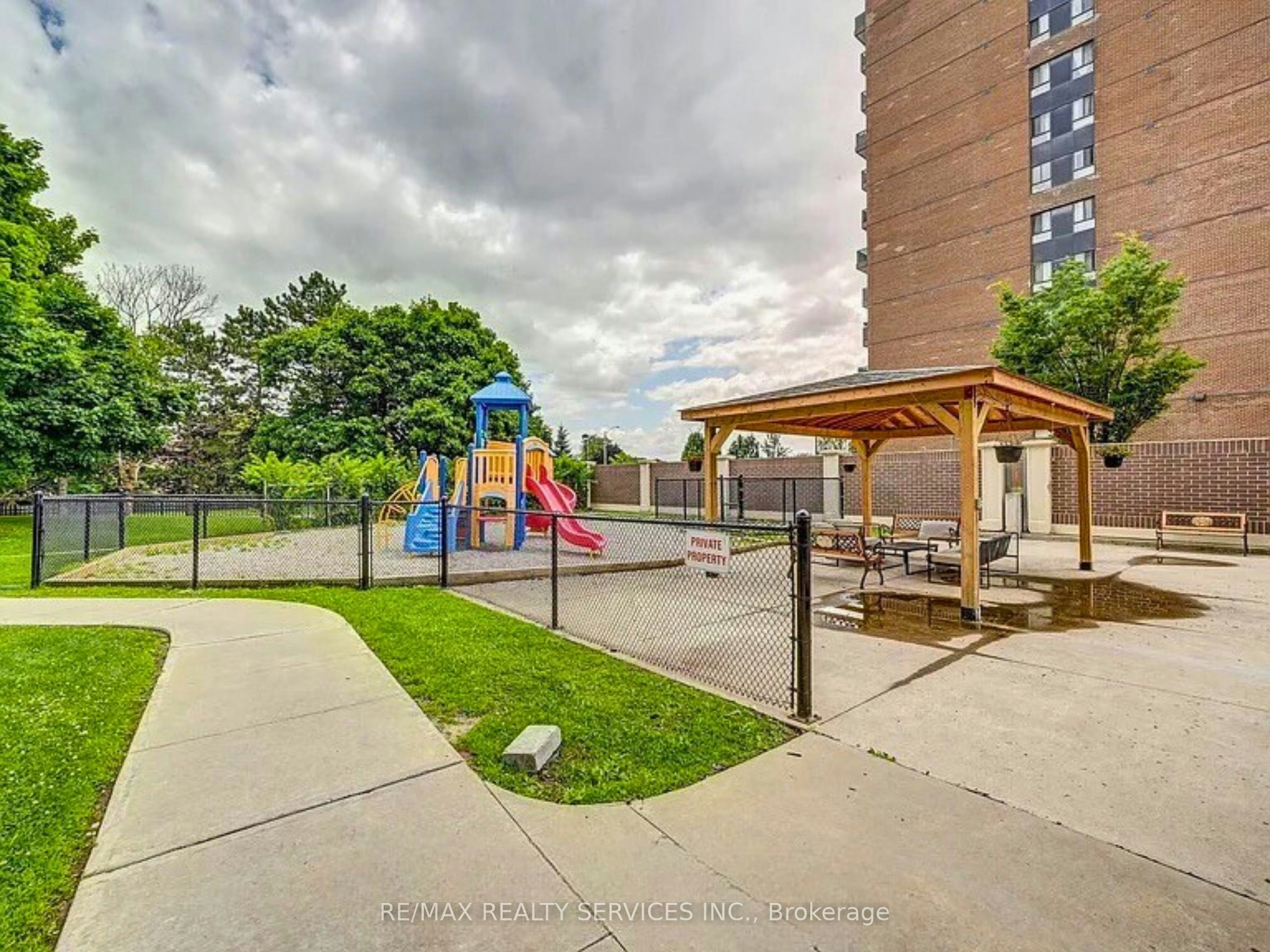 1401-4 Lisa Street, Brampton, ON, L6T 4B6 - 11