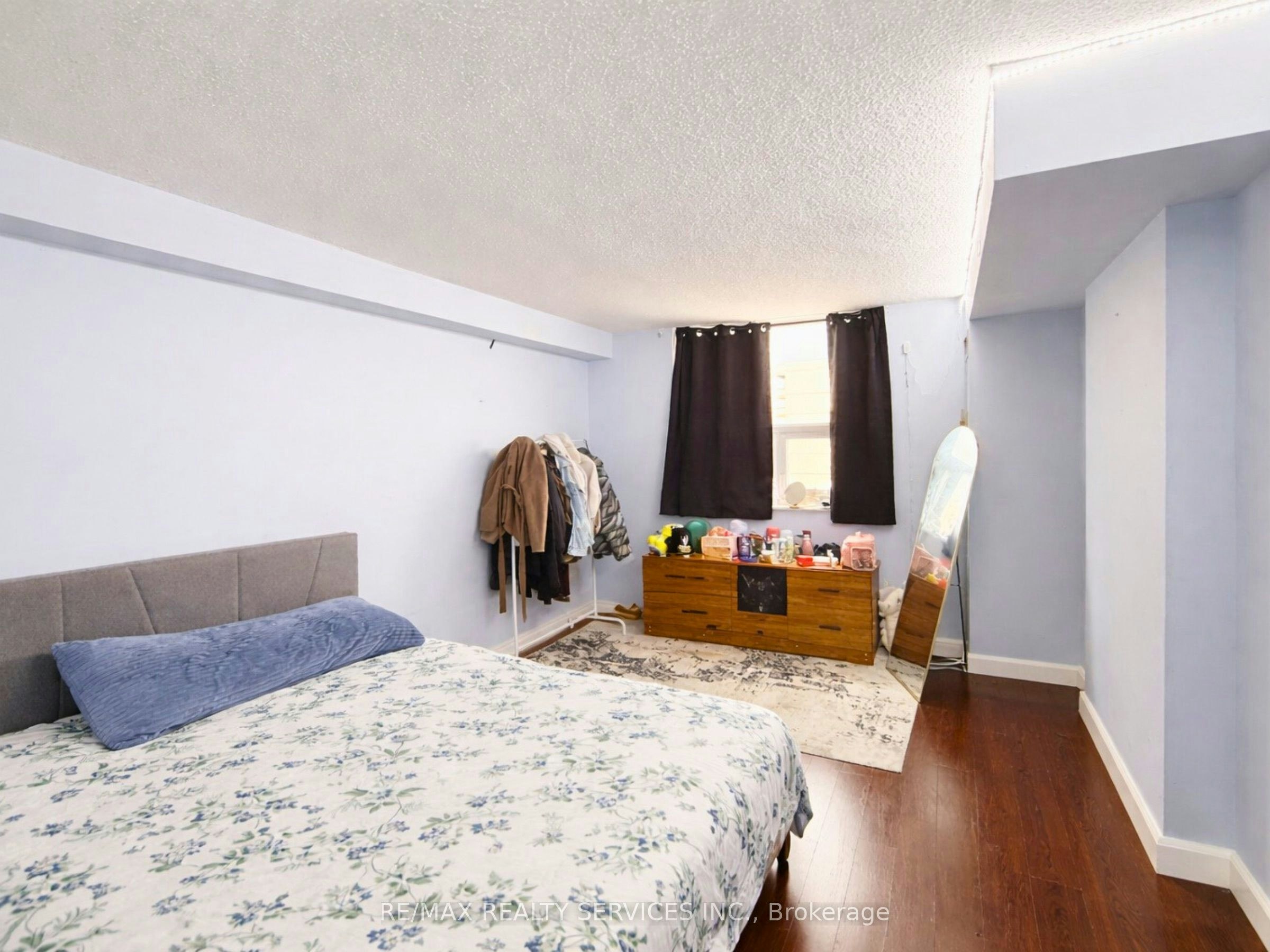 1401-4 Lisa Street, Brampton, ON, L6T 4B6 - 8