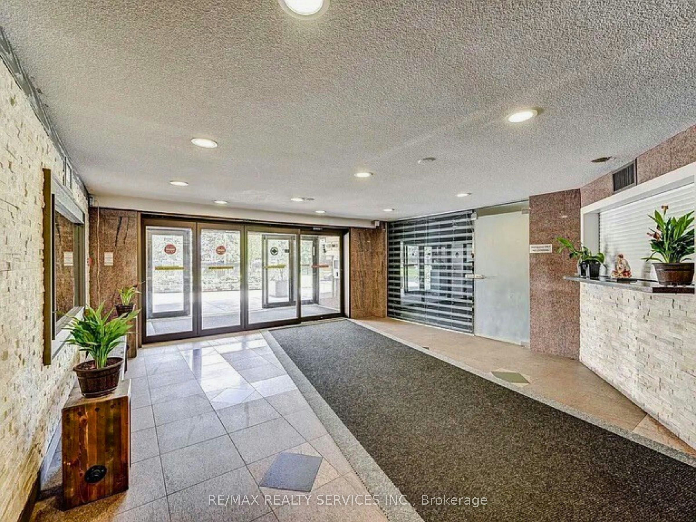 1401-4 Lisa Street, Brampton, ON, L6T 4B6 - 3