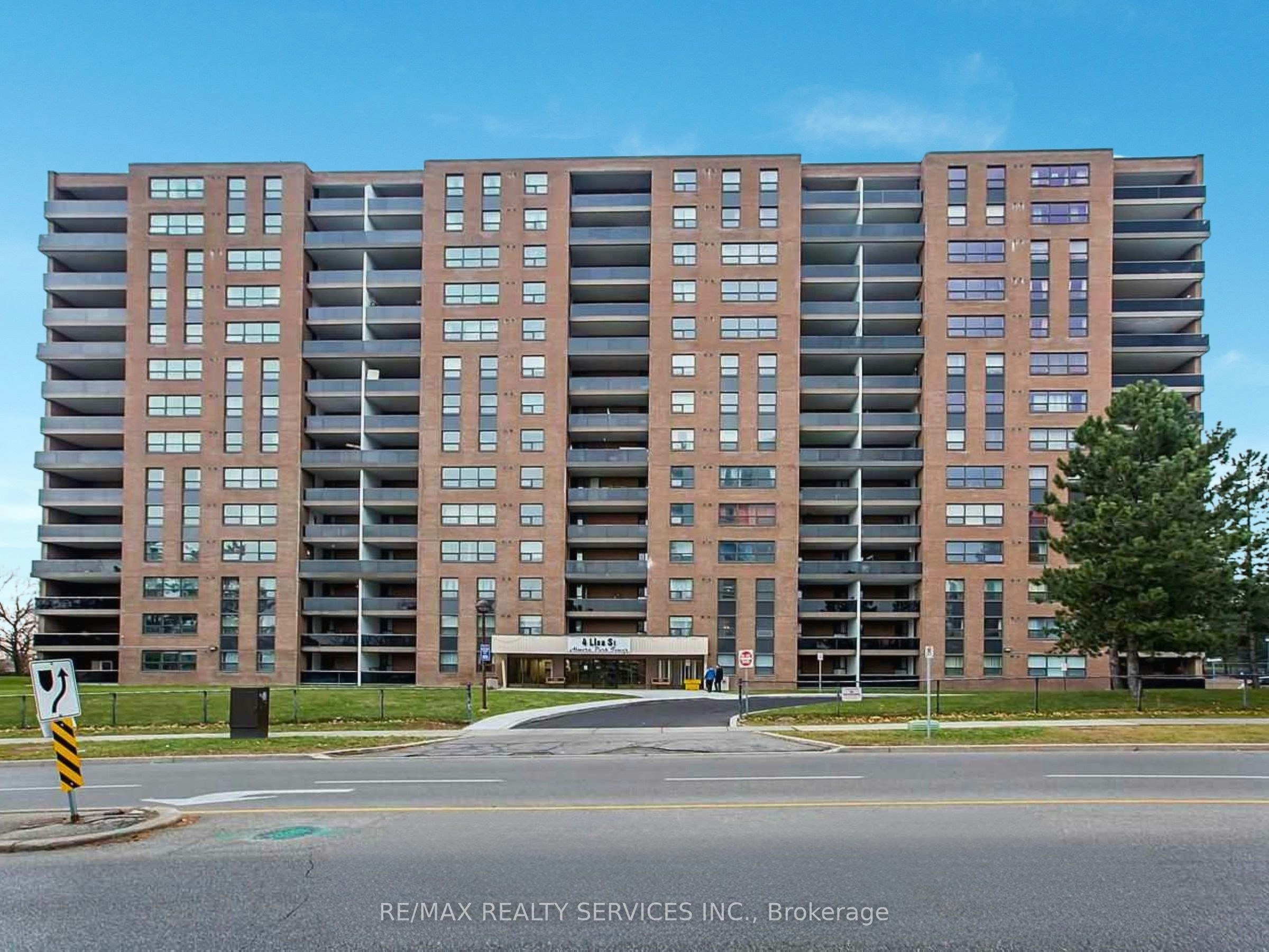 1401-4 Lisa Street, Brampton, ON, L6T 4B6