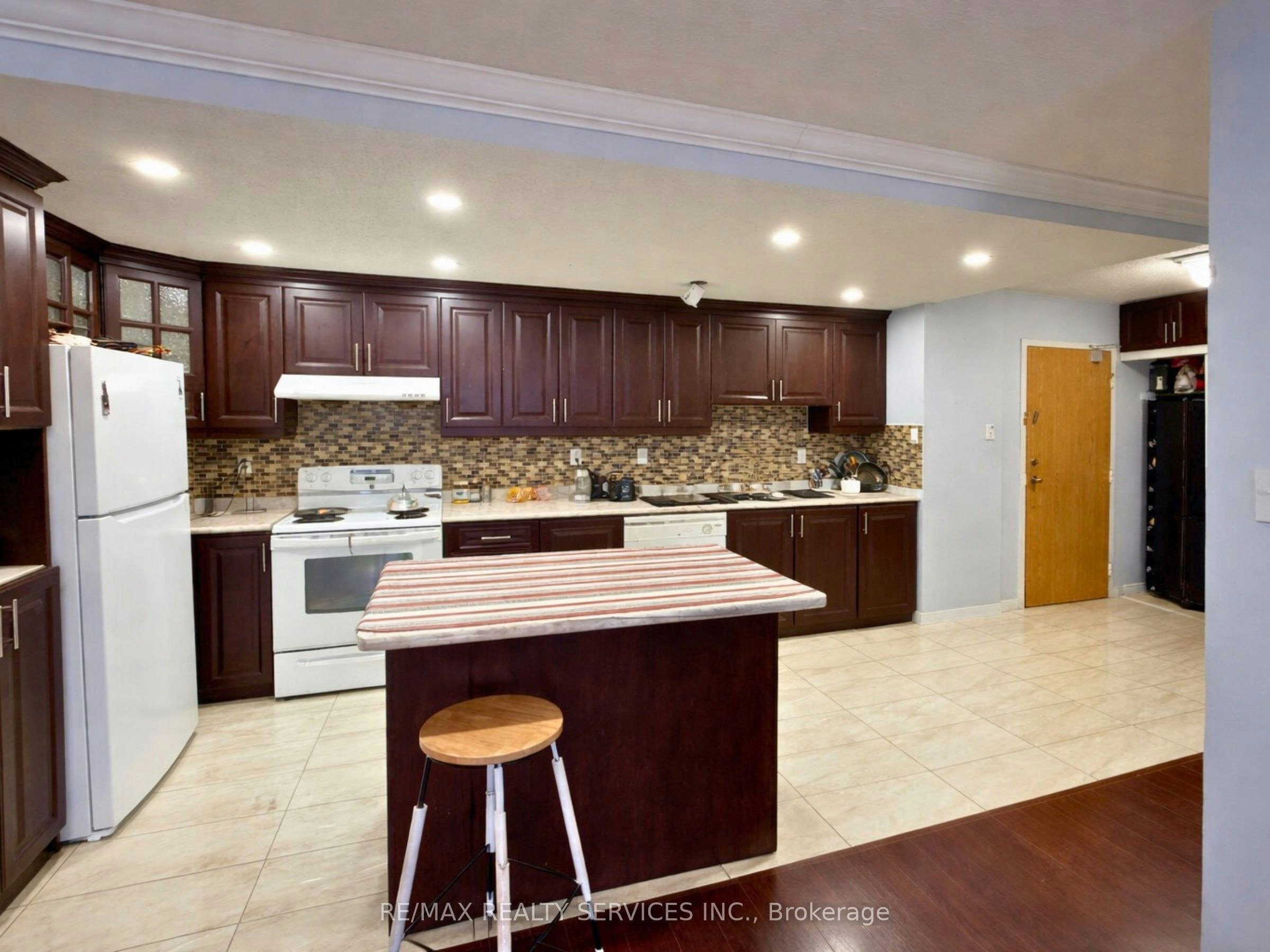 1401-4 Lisa Street, Brampton, ON, L6T 4B6 - 7