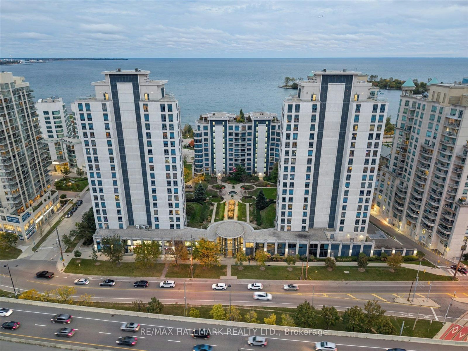 105-2087 Lake Shore Boulevard W, Toronto, ON, M8V 4G3