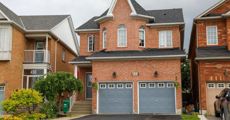 454 Huntington Ridge Drive, Mississauga, ON, L5R 0A9