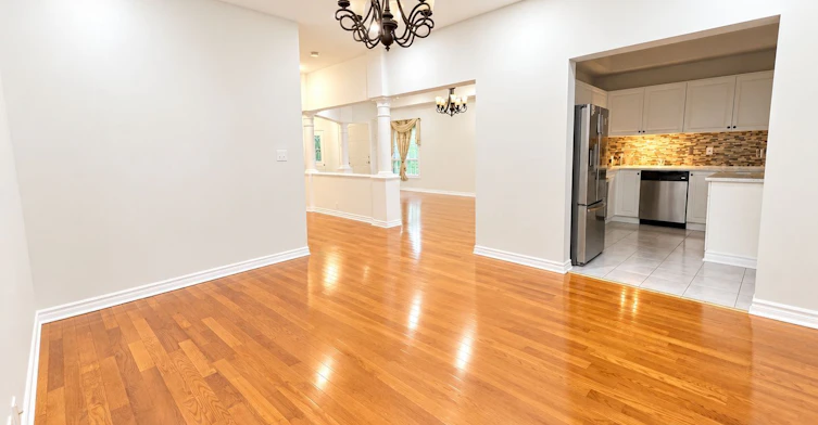 454 Huntington Ridge Drive, Mississauga, ON, L5R 0A9 - 4