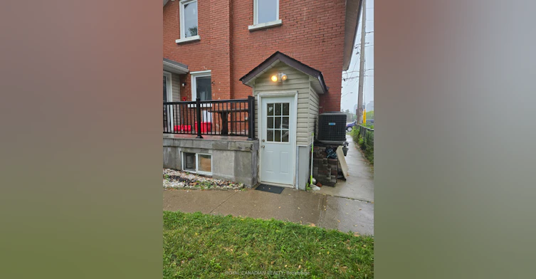 BSMT-60 Agnes Street, Mississauga, ON, L5B 1J7