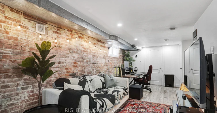 Lower-35 Chryessa Avenue, Toronto, ON, M6N 4T4 - 8