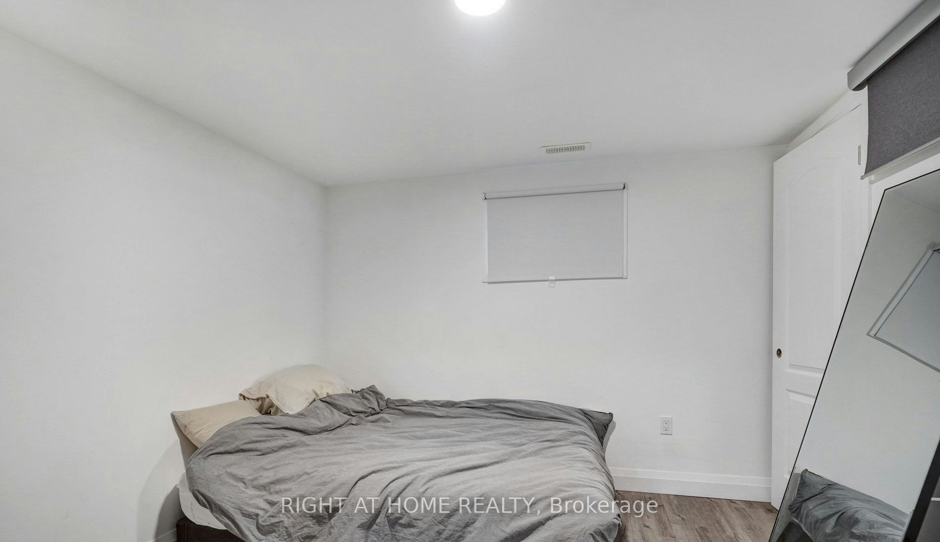Lower-35 Chryessa Avenue, Toronto, ON, M6N 4T4 - 4