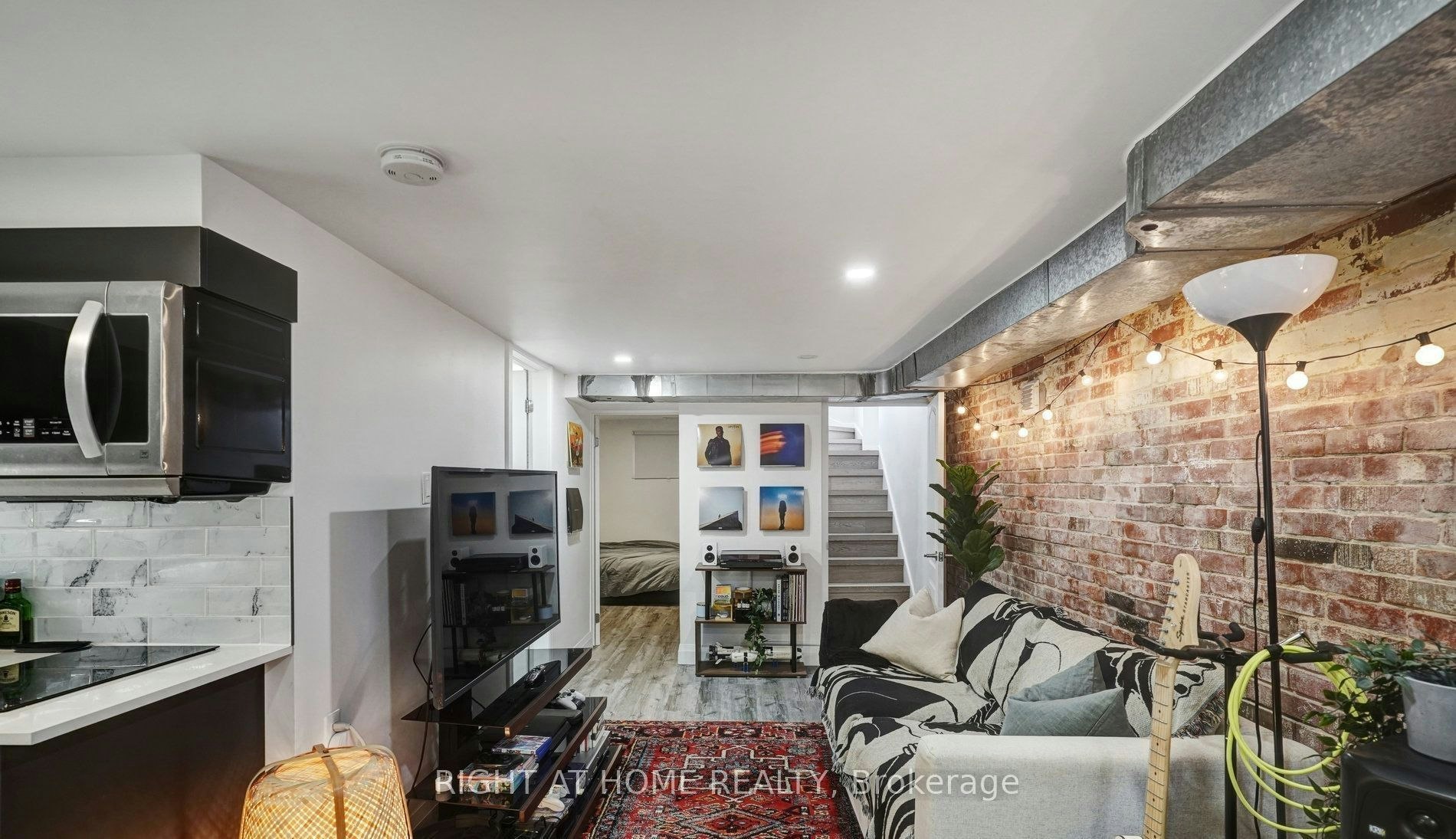 Lower-35 Chryessa Avenue, Toronto, ON, M6N 4T4 - 7